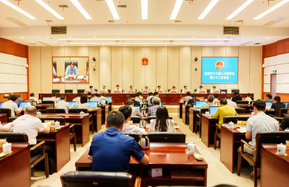 刘克胤向市人大常委会报告2023年度市级预算执行审计情况