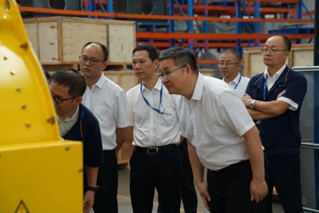 省商务厅副厅长邓卫平调研我市外贸及轨道交通外经贸提质增效项目工作