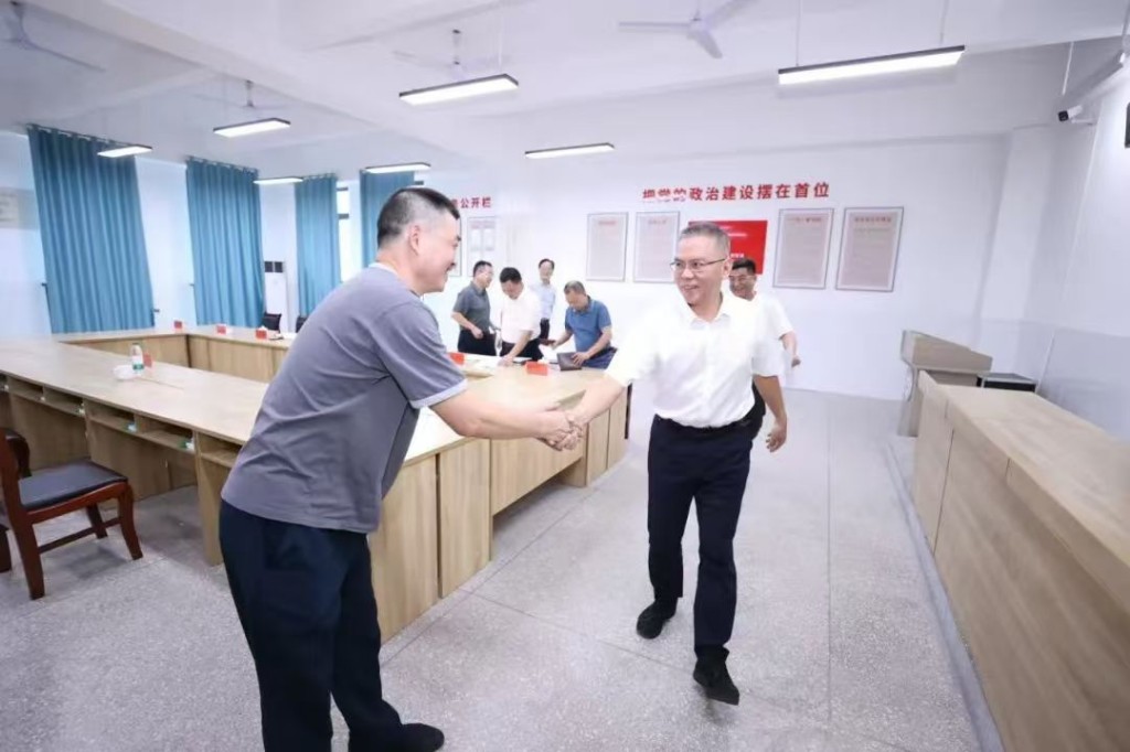 曹慧泉在醴陵下沉接访
