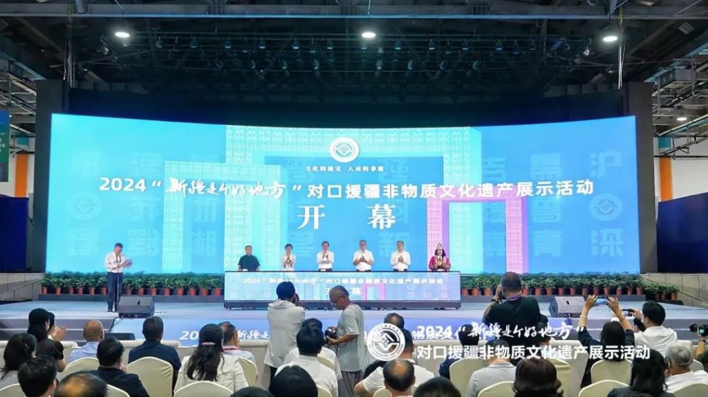 醴陵非遗惊艳亮相新疆库尔勒