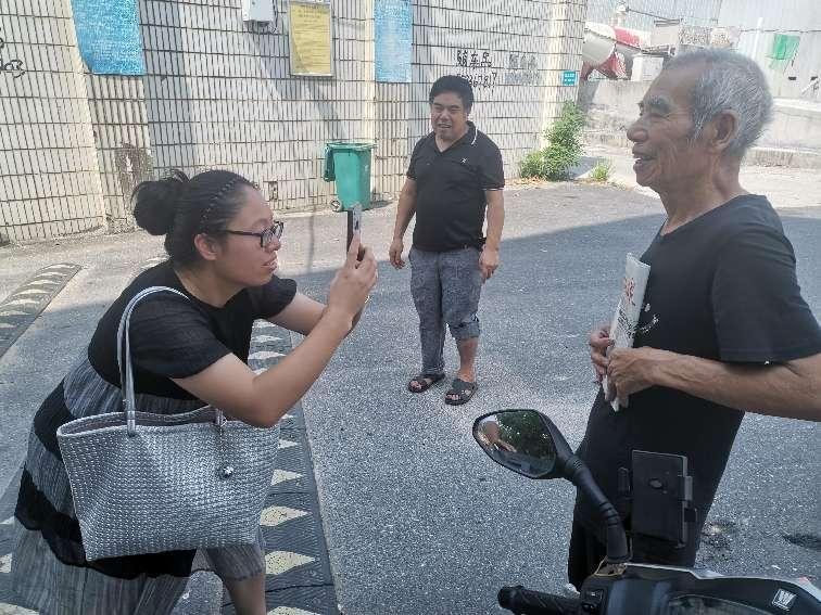 枫溪街道为民办实事——开展高龄补贴年审工作