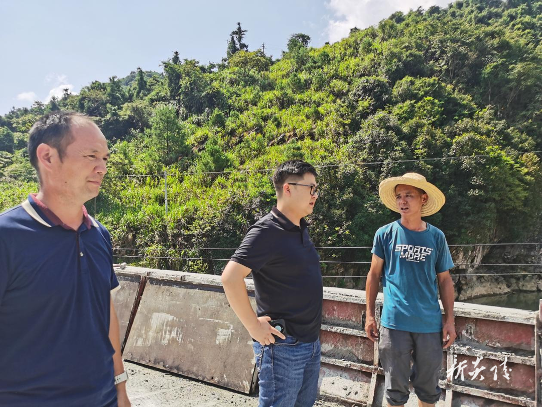 鹿原镇：全力督导项目施工，确保道路通行安全