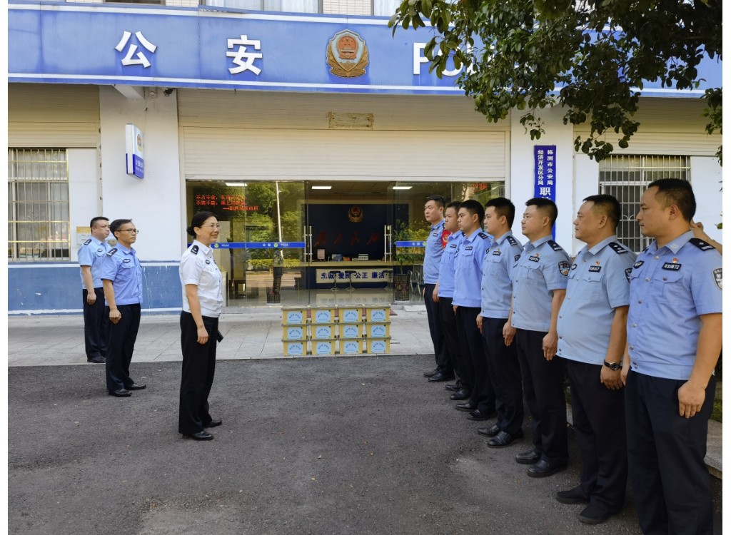 株洲市公安局开展“送清凉”走访慰问活动