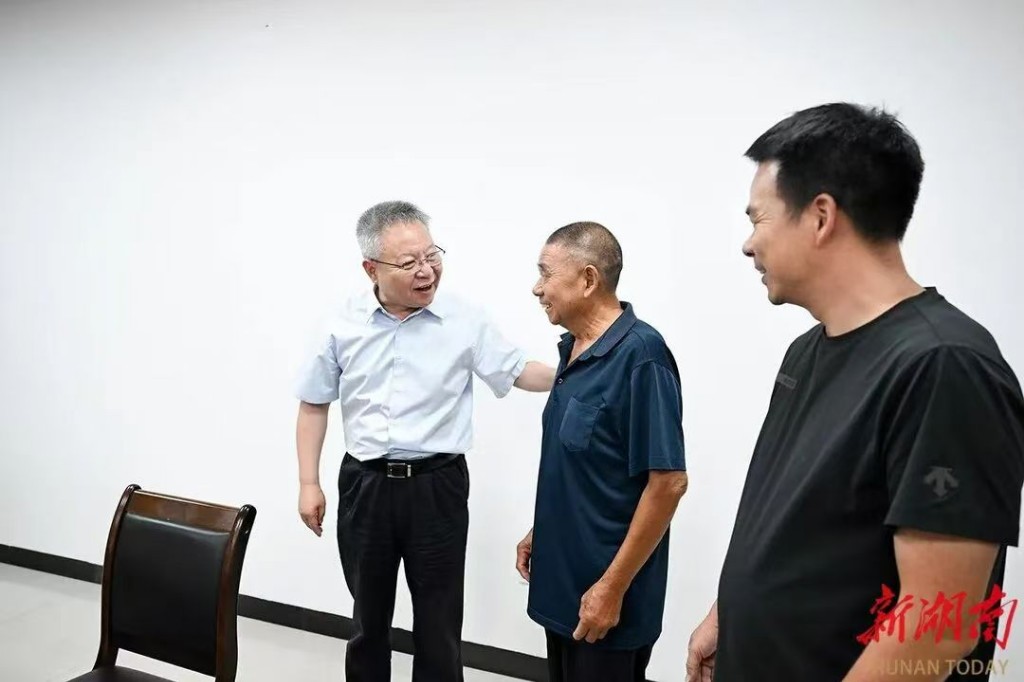 沈晓明在新邵县下沉接访