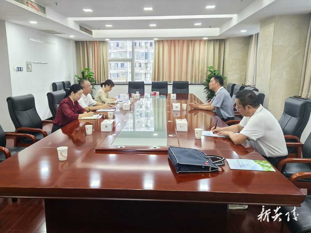 尹朝晖到省财政厅、省水利厅汇报对接工作