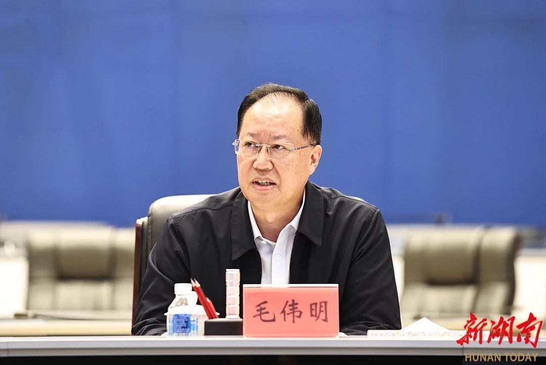 沈晓明主持召开抢险救灾工作调度会