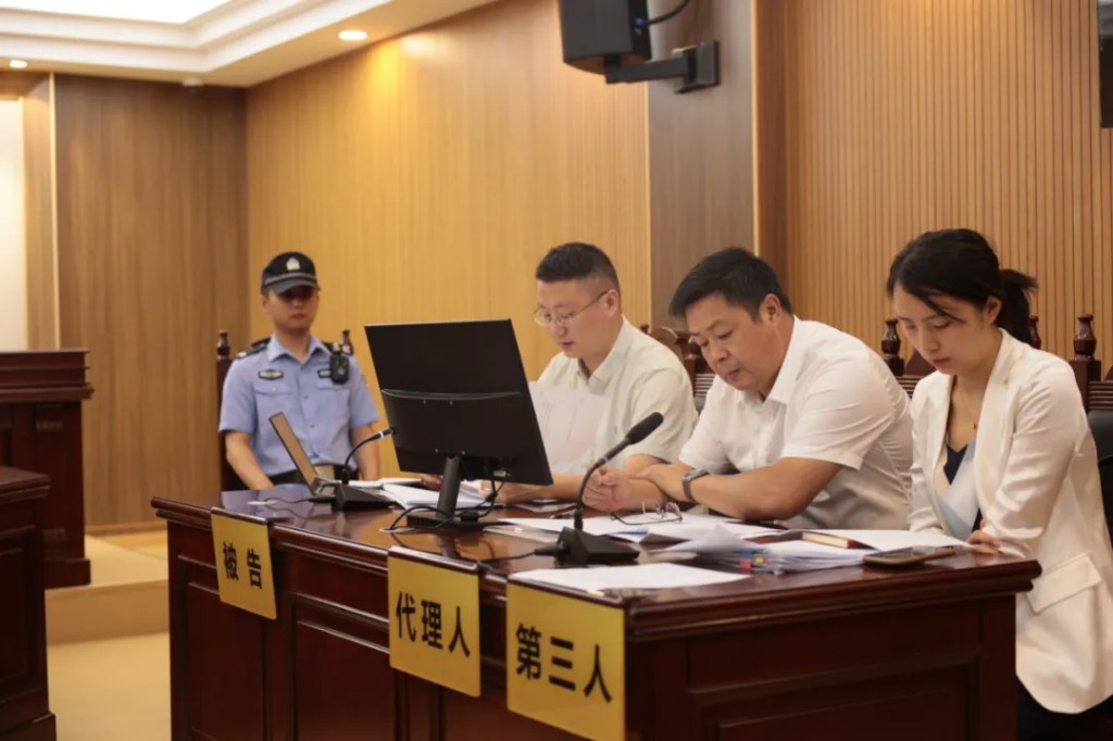 “一把手”出庭应诉 促进实质化解行政争议