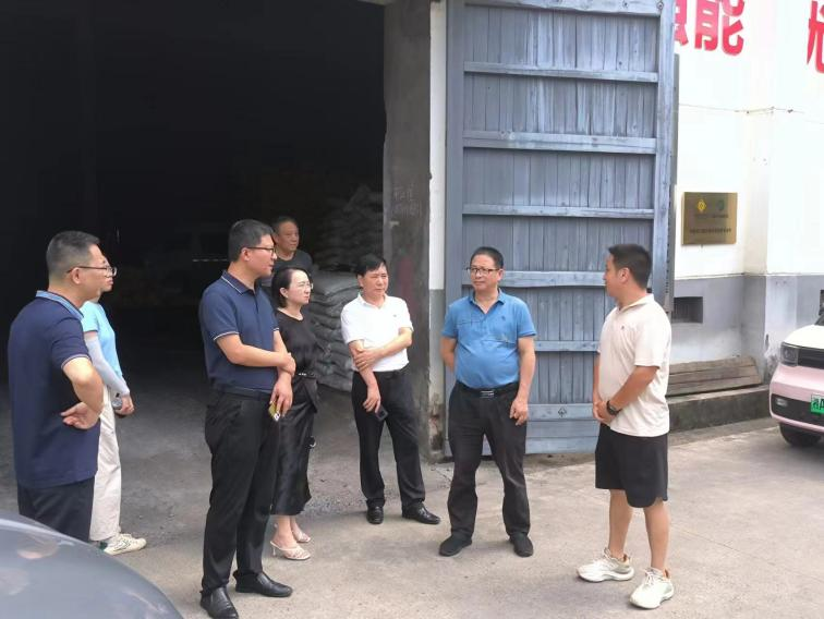 市专家组为我社农村“三社合一”综合改革评估工作做前期调研
