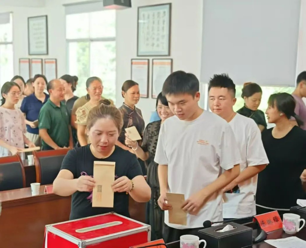 众志成城，共克时艰——龙潭镇开展“情暖渌口·同心救灾”慈善募捐活动