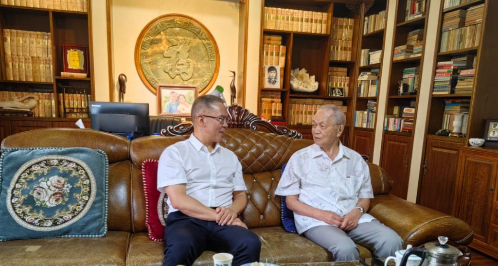 曹慧泉走访慰问抗美援朝老兵