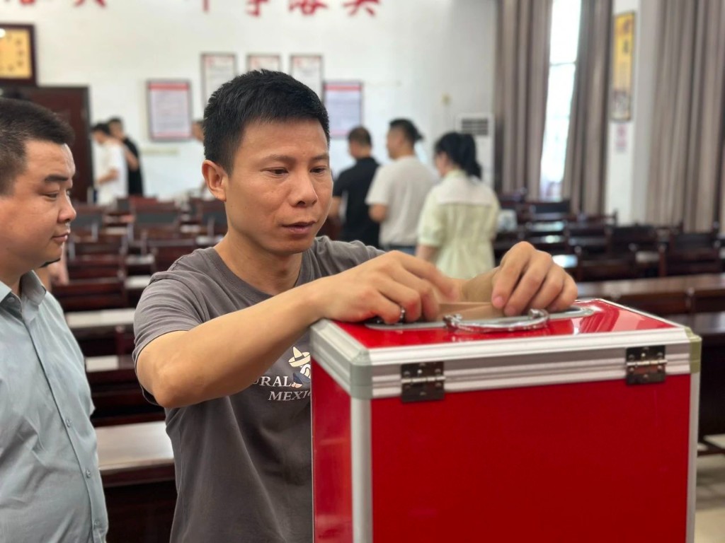 【爱心汇聚 共筑希望】南洲镇开展“情暖渌口 同心救灾”慈善募捐活动