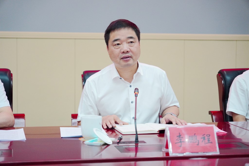 攸县庆祝第40个教师节座谈会举行 李鹏程：把教育放在优先发展的战略地位 加快建设教育强县