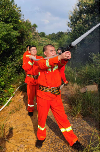以练备战，枫林镇开展森林防灭火应急演练 