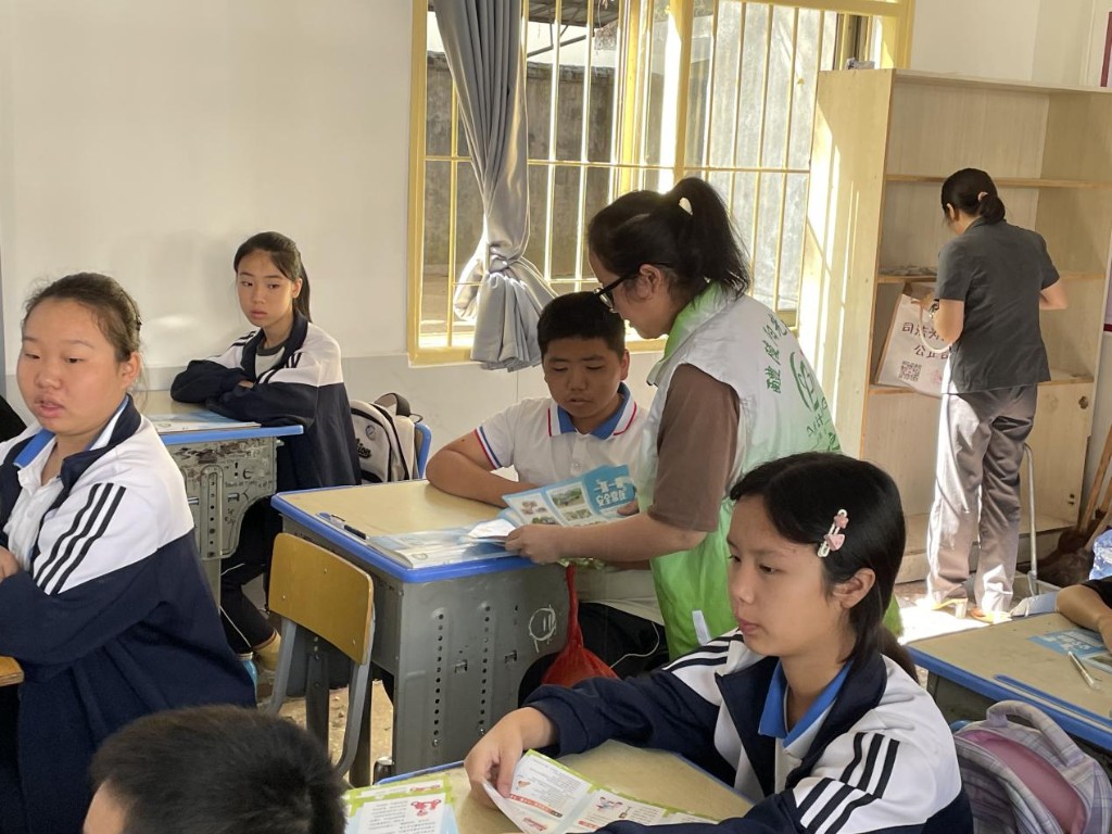 均楚镇：五社联动，关爱"一老一小"，共筑美好未来