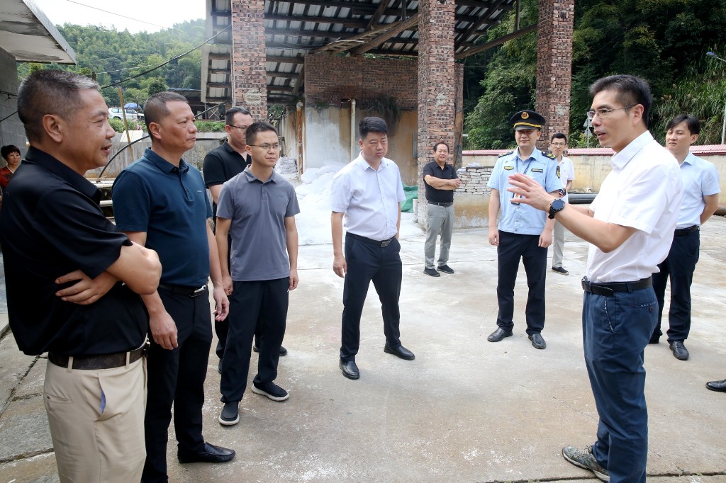 武挪强督导检查环保和煤矿安全生产工作