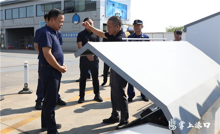 李晓彤督导安全生产、校园食品安全工作