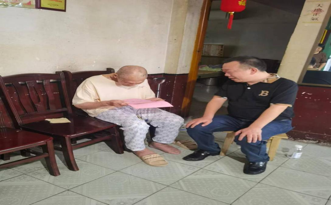 前行不忘耕耘者 浓情关怀迎国庆