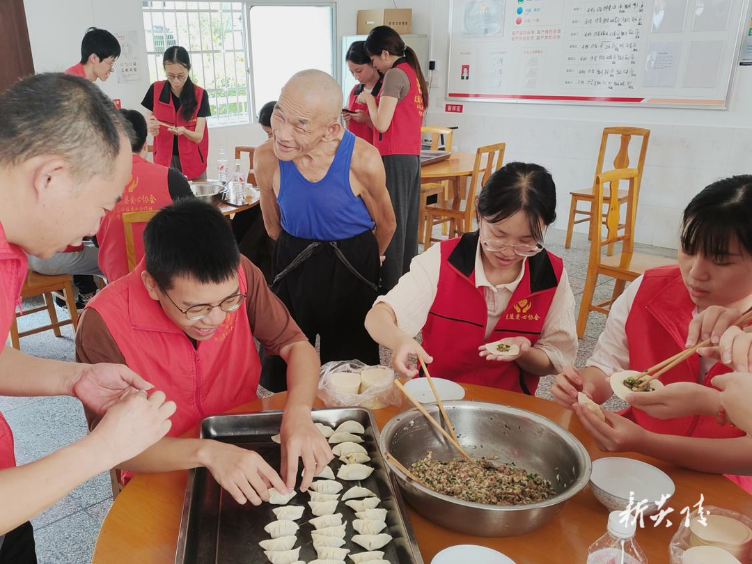 县税务局：敬老志愿行 青税显担当