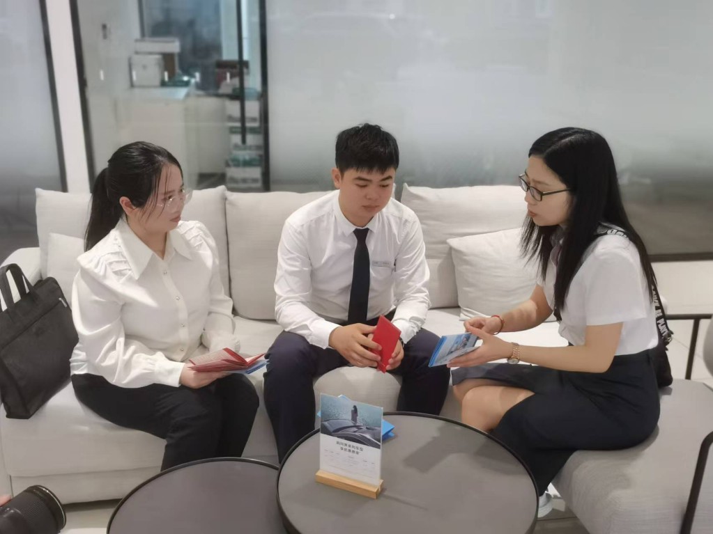 株洲市统计局开展统计进企业活动