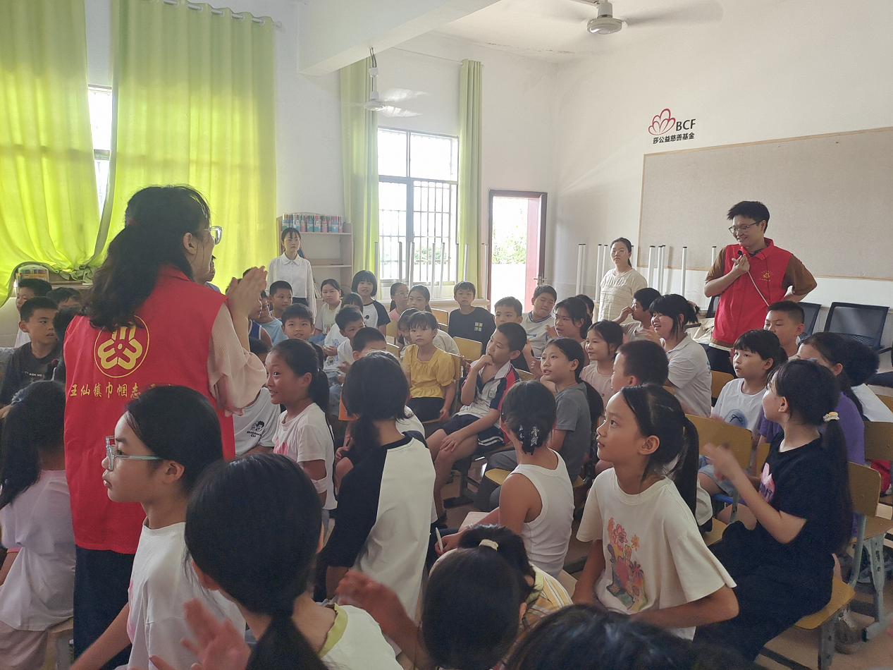 王仙镇“巾帼普法乡村行”: 用爱托举 全力以“护”