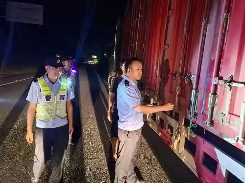 醴陵市公安局:市局集中开展烟花爆竹领域“打非治违”专项清查行动