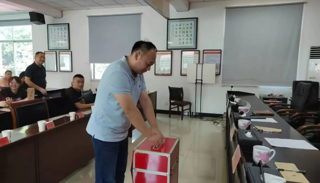 众志成城，共克时艰——龙潭镇开展“情暖渌口·同心救灾”慈善募捐活动
