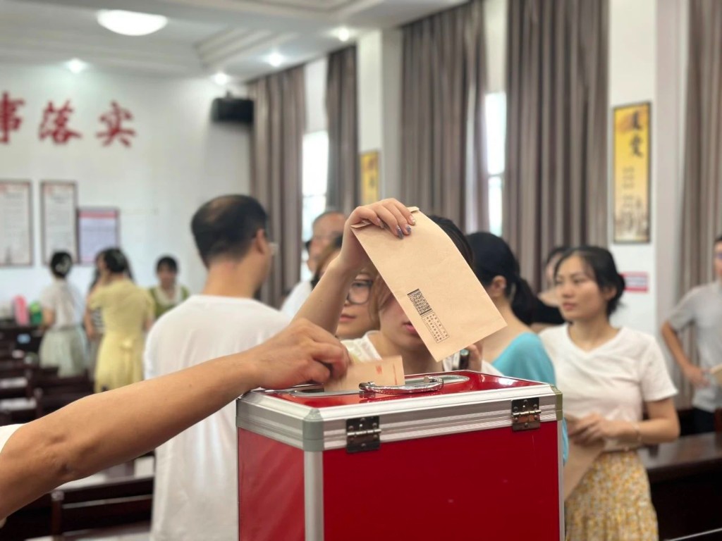 【爱心汇聚 共筑希望】南洲镇开展“情暖渌口 同心救灾”慈善募捐活动