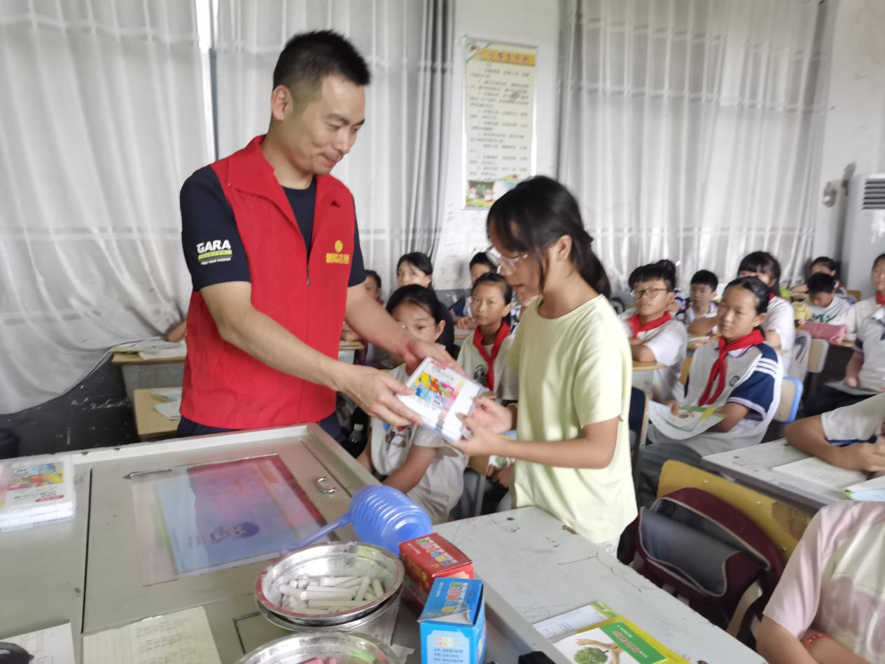 “语”你同行 筑牢强国语言基石