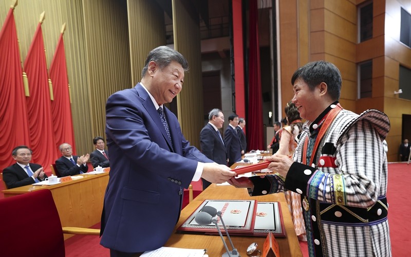 习近平在全国民族团结进步表彰大会上发表重要讲话强调：推进中华民族共同体建设 巩固发展中华民族大团结