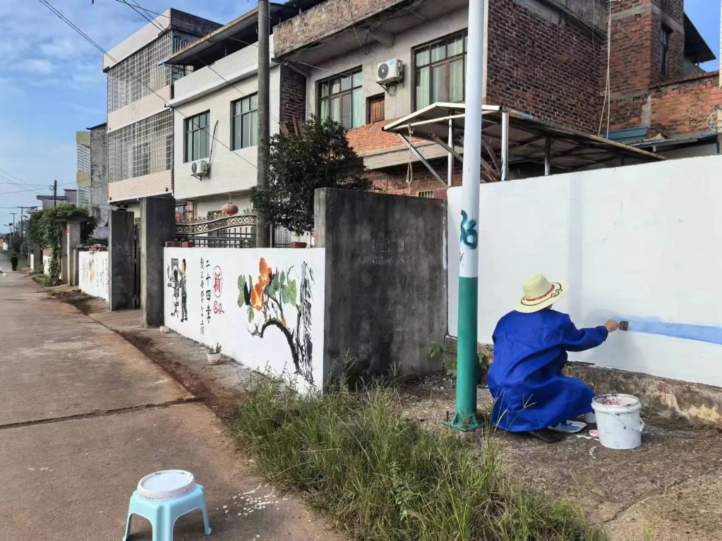 枣市镇侯泉村：笔下生花，绘就乡村振兴新画卷