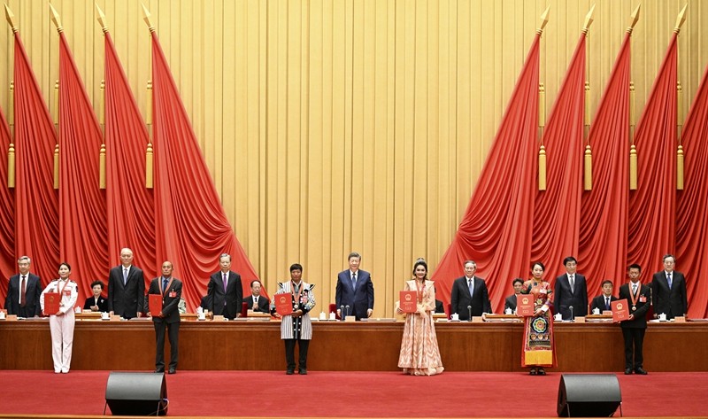 习近平在全国民族团结进步表彰大会上发表重要讲话强调：推进中华民族共同体建设 巩固发展中华民族大团结