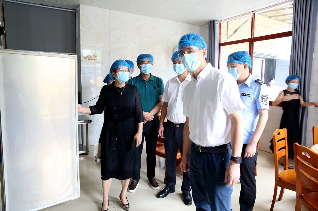 武挪强督导中秋节安全生产、食品安全工作