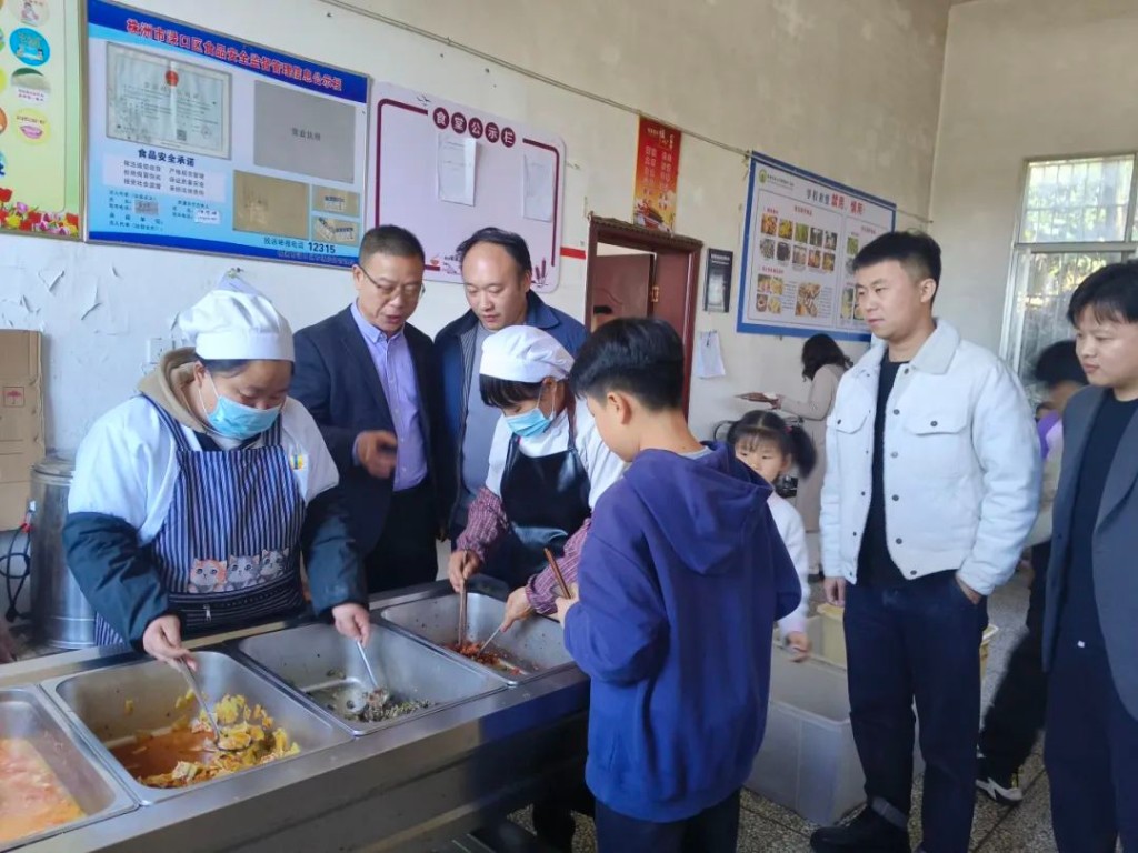守护校园美好“食”光｜龙潭镇开展校园食品安全专项检查