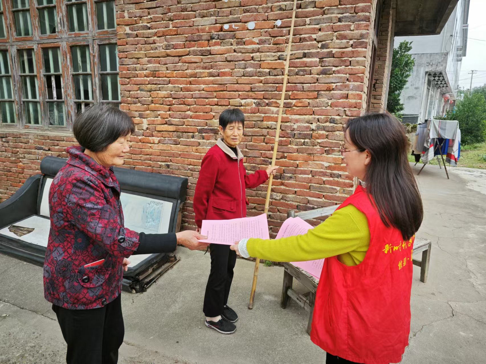 联星街道：开展消费品“以旧换新”政策宣传活动 推进“两重”“两新”落地见效