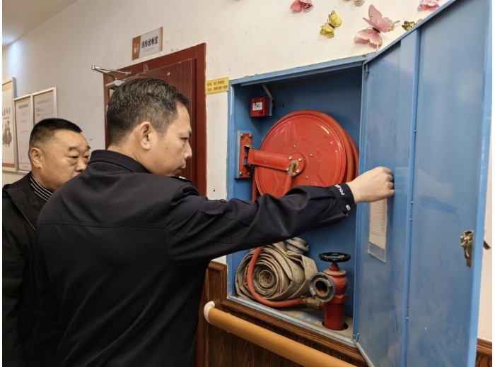泰山路派出所多点发力 全面升级护校安园工作