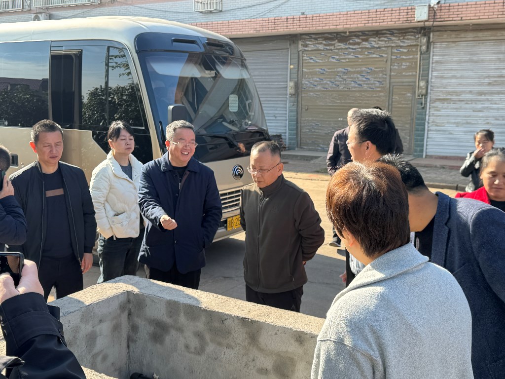 渌口区11月份镇人大工作调研交流会在古岳峰镇召开