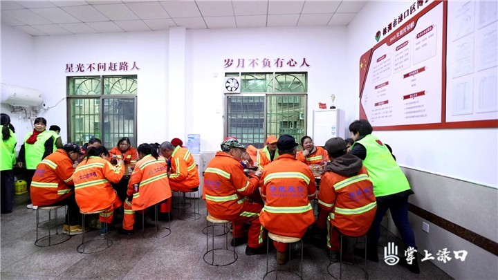 李晓彤到渌口区博爱志愿者联合会调研