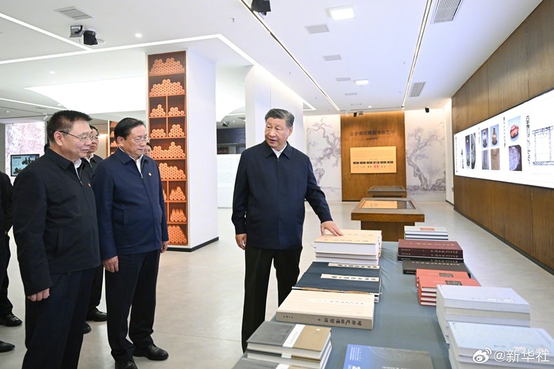 习近平在湖北考察时强调：鼓足干劲奋发进取 久久为功善作善成 奋力谱写中国式现代化湖北篇章