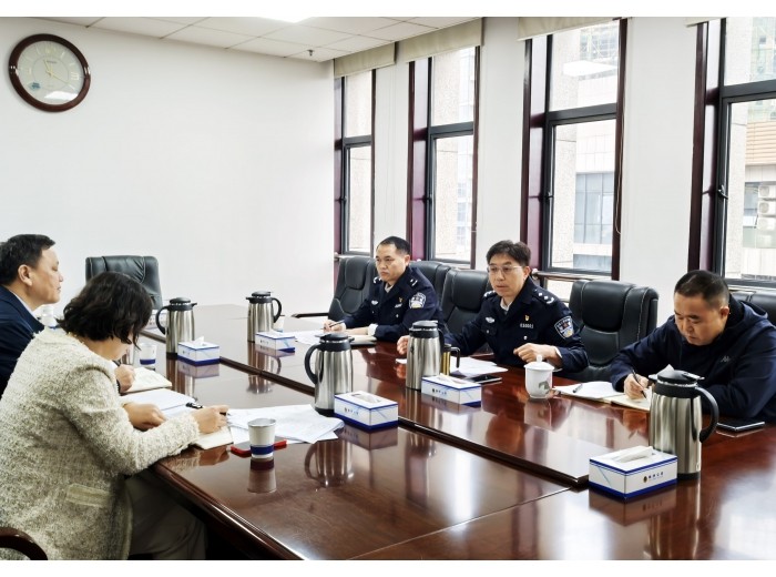 唐文发同志出席财政预算专题调研会