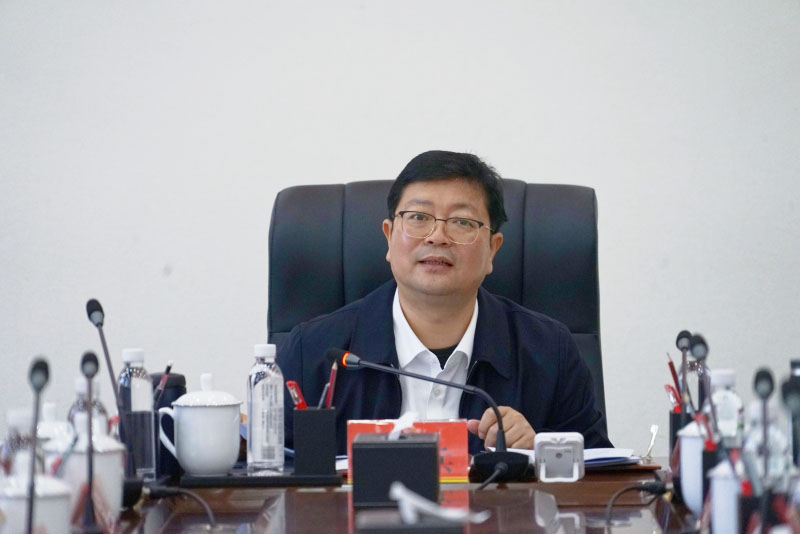杨红兵主持召开茶陵县十八届人民政府第47次常务会议