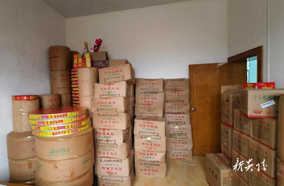 霞阳镇：严厉打击非法烟花爆竹 筑牢群众“安全线”