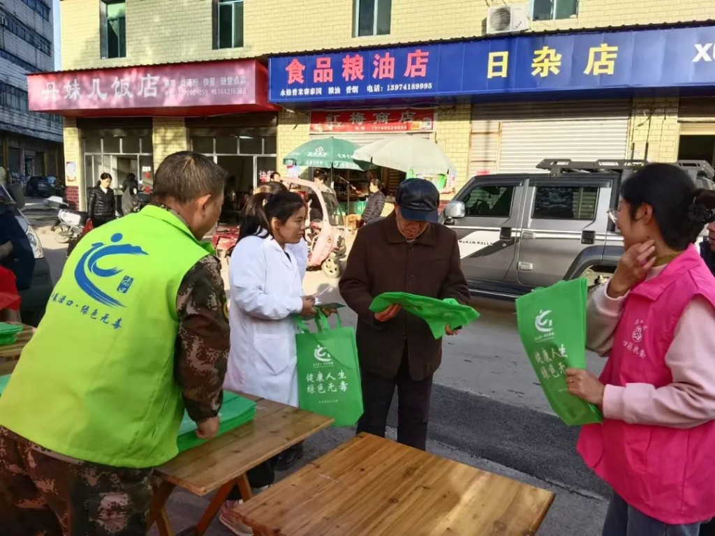淦田镇禁毒宣传进集市，全面筑牢防毒线