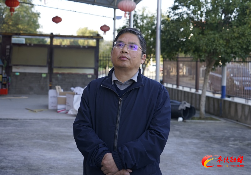 邓元连到湖口镇督导易地扶贫搬迁工作