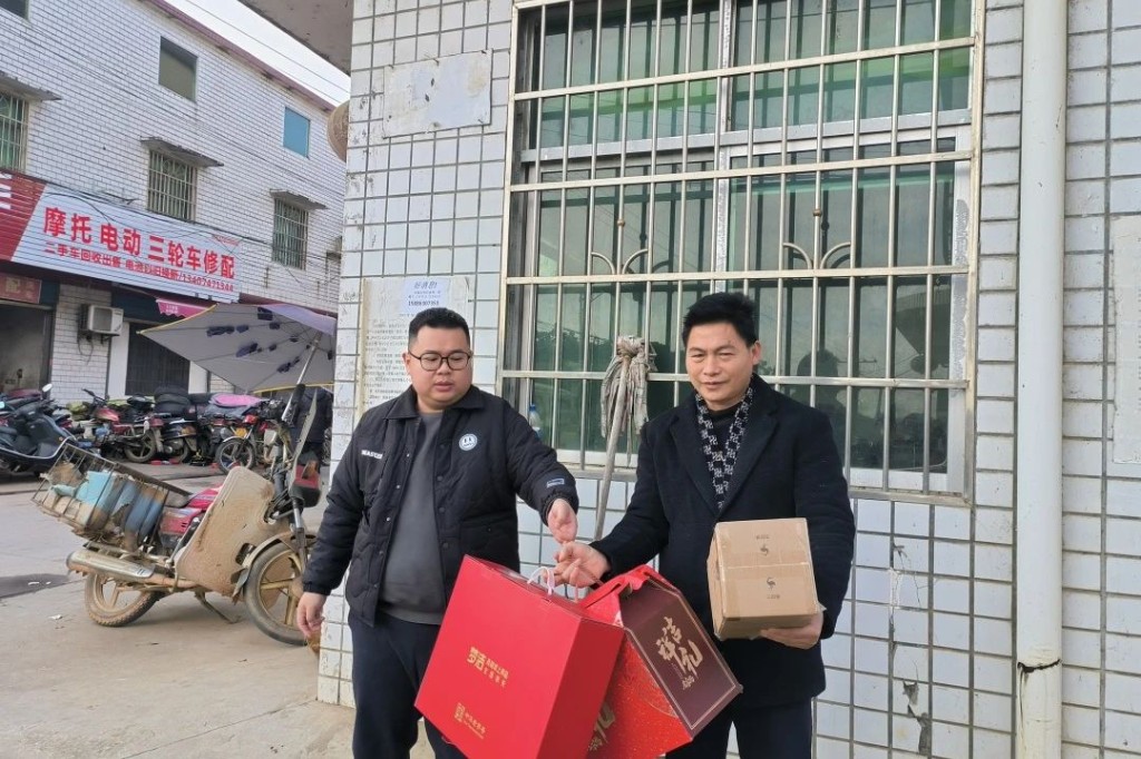 情系边海防 慰问暖人心
