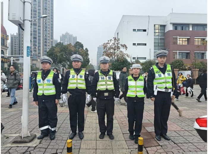 天元交警大队开展护学集中整治 守护校园周边安全