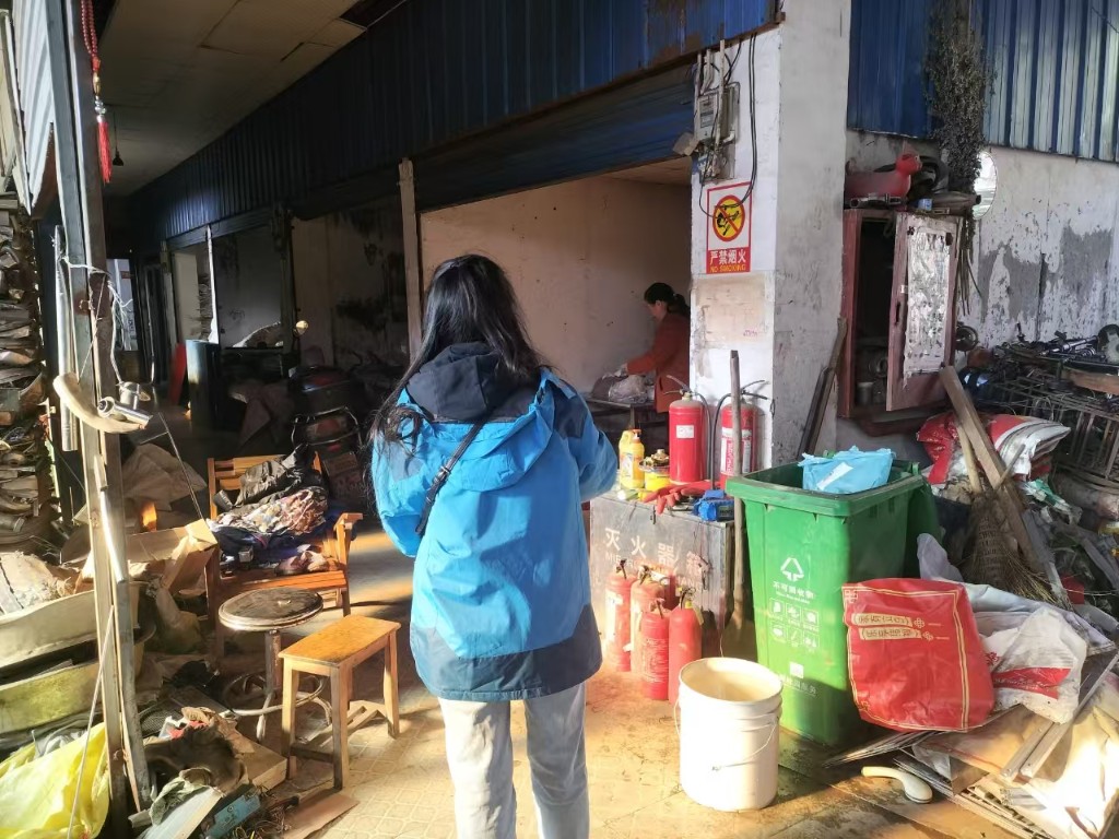 清水塘街道果园社区:冬季安全生产排查活动