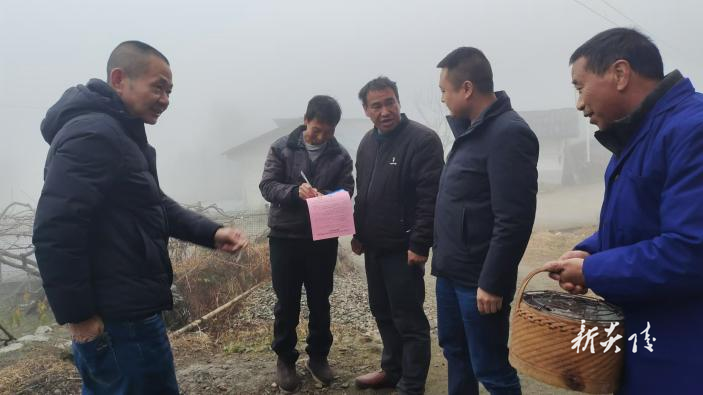下村乡：敲门走访询民情 安全生产筑防线
