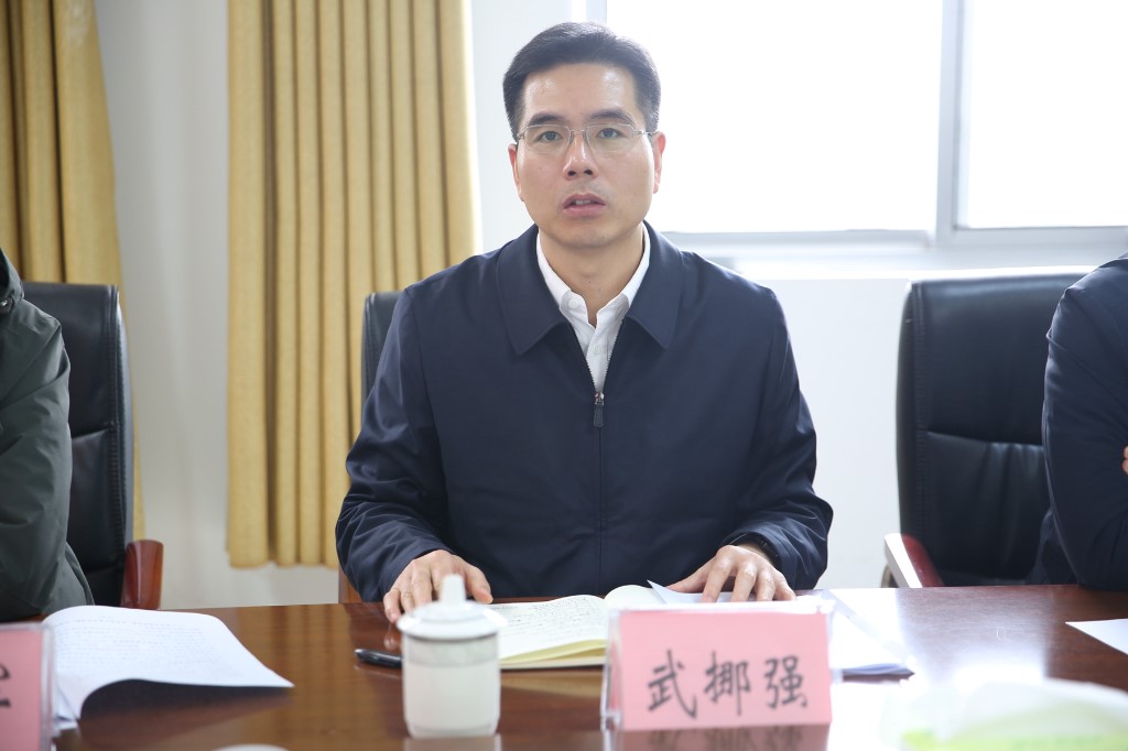 武挪强调研江桥街道经济社会发展情况