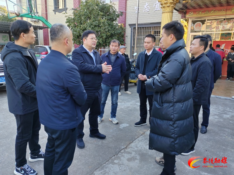杨红兵督导乡村振兴、森林防灭火工作