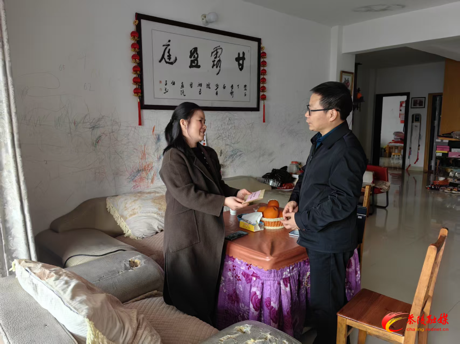 市、县两级社工部开展春节走访慰问活动